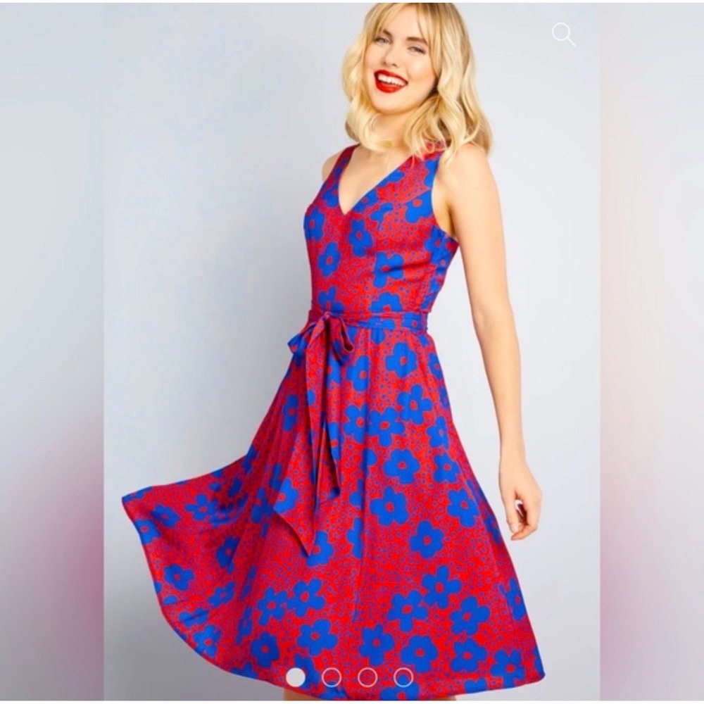ModCloth Red Blue Floral Polka Dot A-Line Dress V-Neck Belt M Game Day Fit Flare